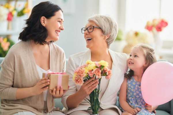 Festa della Mamma 2021: i migliori regali per viso e corpo